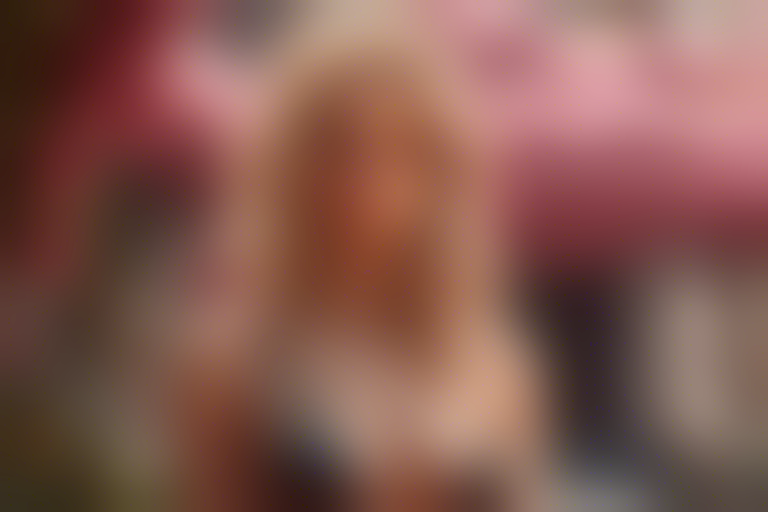 Date a Playboy Playmate for $40K in Solana? ??