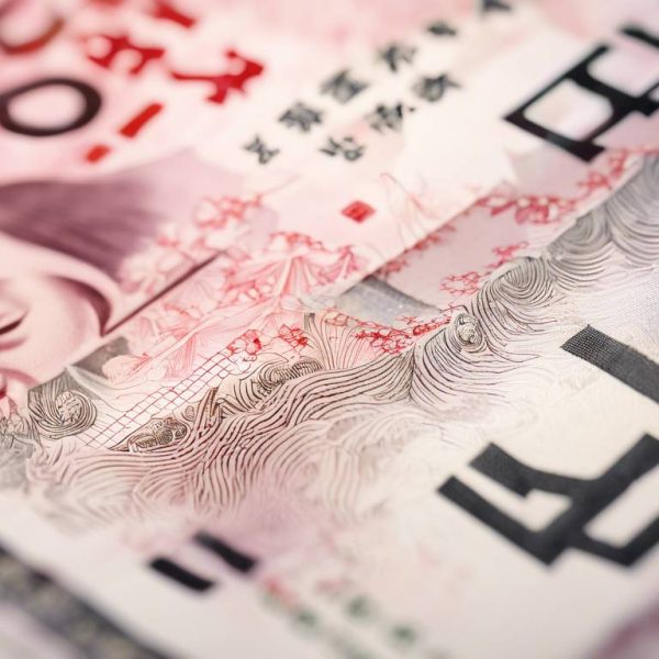Nikkei stumbles as yen gains; US peers are mixed 😕