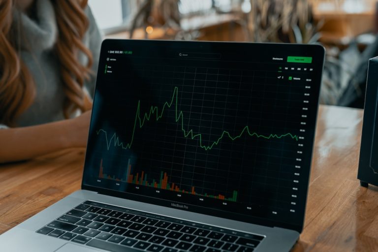 Crypto.com Thrives in Bear Market, Sets Sights on Acquisition Surge