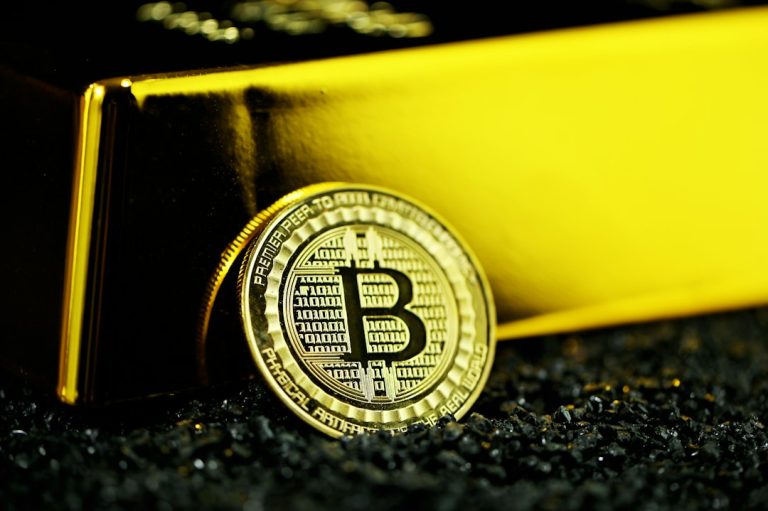 Bitcoin Price Plunge: Spot ETF Delay Rumors Triggered Over $460 Million Worth of Long Liquidations in One Hour