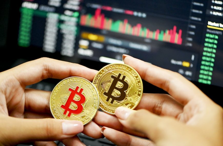 Bitcoin Rally: A Beneficiary of Banking Turmoil