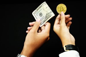 The Pros and Cons of Bitcoin: A Comprehensive Analysis