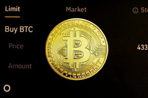 Solana’s Impressive Recovery Surpasses Bitcoin Amid Market Turmoil