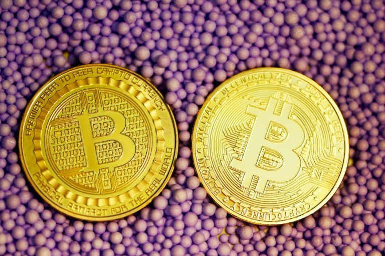 Massive Crypto Market Selloff: Bitcoin, Ethereum, Solana, Cardano, Ripple Experience $100 Million Liquidation